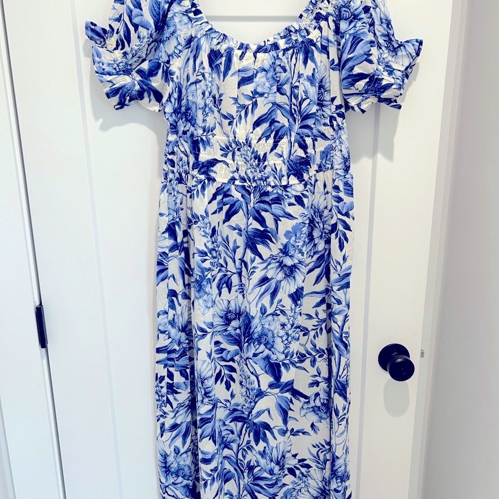 H&M NWT Blue & White Floral Dress